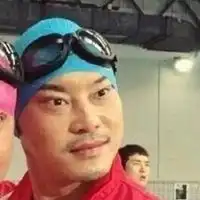 沙雕智障情侣头像真人一男一女