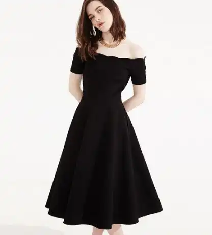 李朕国际体雕这些性感小黑裙,有胸才撑得起来