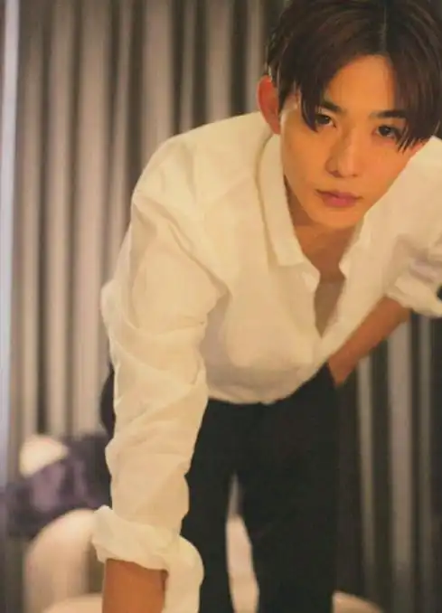 别再说什么小奶狗小狼狗了,你的狐系男友黄景瑜已上线