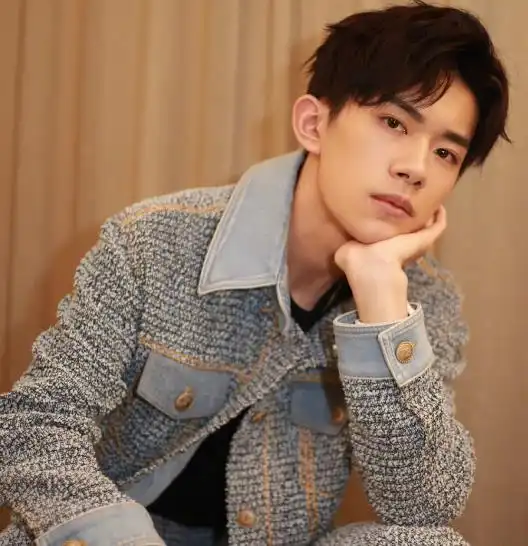 话剧院回应易烊千玺事,线上面试水落石出,有人建议放弃