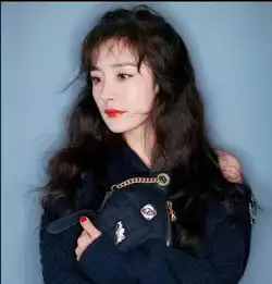 女星剪短发古力娜扎清爽帅气,刘亦菲瞬间老了,唐艺昕少女