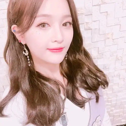 袜子都要1600元,创造101的小姐姐珠宝竟然是这些get