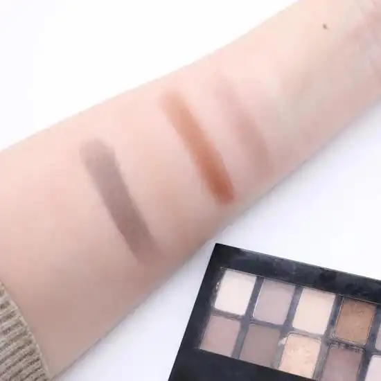 扒了100张lisa的私照我总结出了这份甜辣养成秘籍