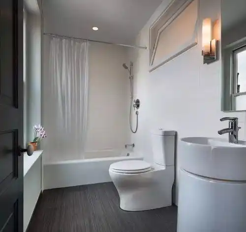 简约系头像女生卫生间