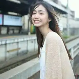 回眸一笑百媚生