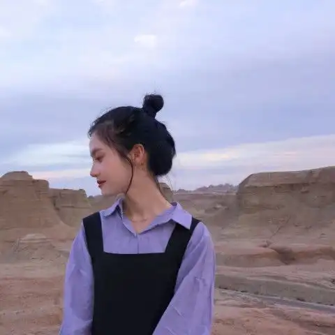 文艺头像女生拉手风琴