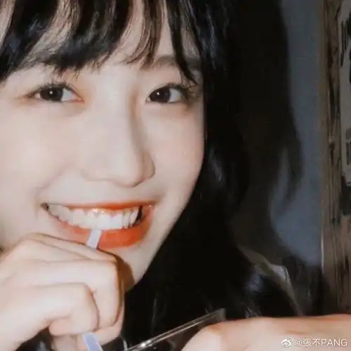 笑起来超好看的女生头像,爱笑的女孩子运气不会差