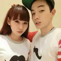 这个图片是情侣网名求另一张,最好两张一起发因为我这个做头像小好多,谢谢