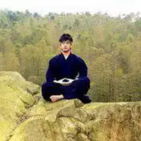男生打坐头像微信头像图片大全