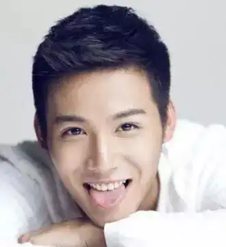 暖系男生头像动漫郑业成