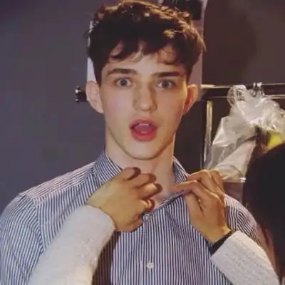 2023最新天真稚嫩男生头像