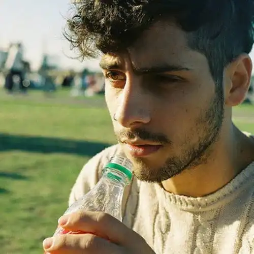 头像你是不是又在苦心翻找一句话,只为了给那个人看