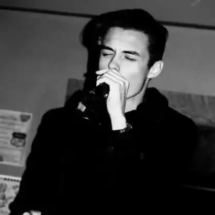 记忆里最干净的曾经没了,欧美范黑白颓废男生头像