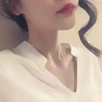 女生头像红唇红唇侧面女生头像