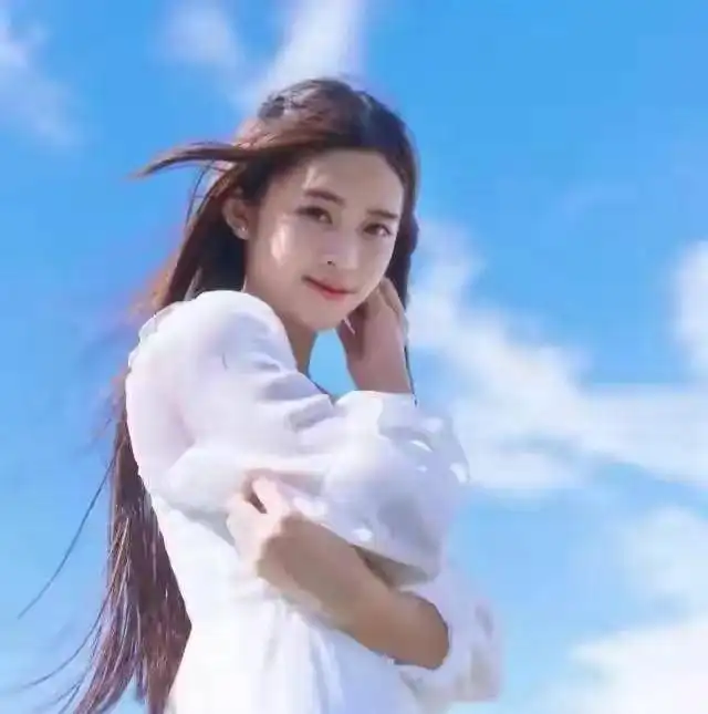 我认识一位歌手,面对他,春暖花开