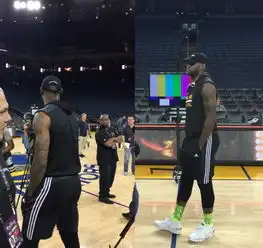 苦等lbj王7娇妻赴美追偶像与库里扣篮同框