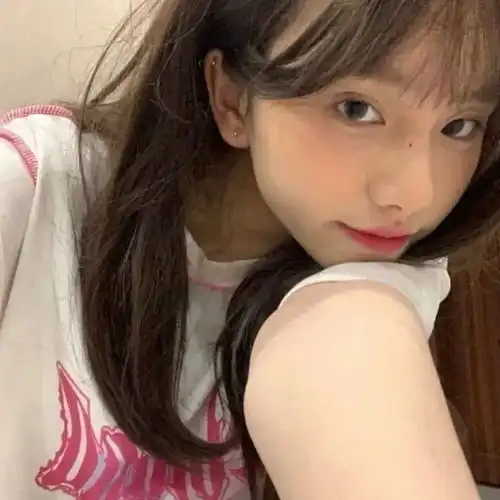 头像黄昏吹着风的软