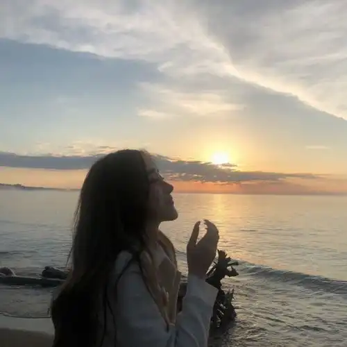 第617期推荐头像0405侧脸不露脸女生头像