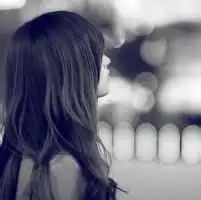 女生喝饮料头像长发唯美