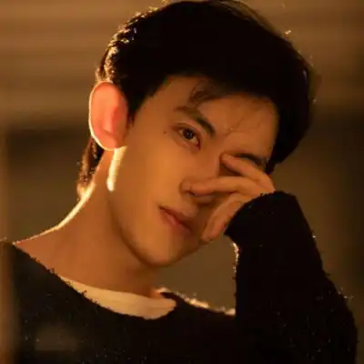 帅哥头像清冷感黑色系挥