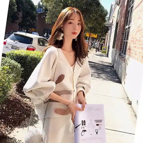 百搭不挑身材的款式,减龄又显年轻,上身美嫩显瘦