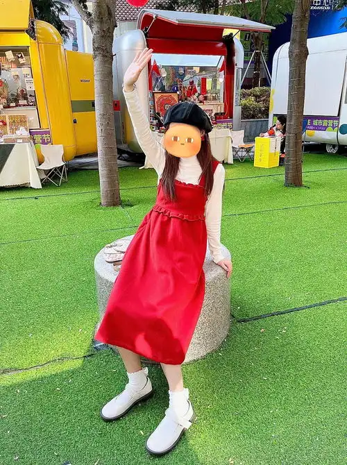 给姐妹们安利新年红裙子