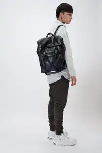 macropus高端皮感系列双肩包男女通用