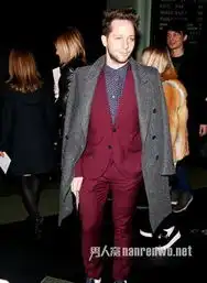 潮男示范红色造型