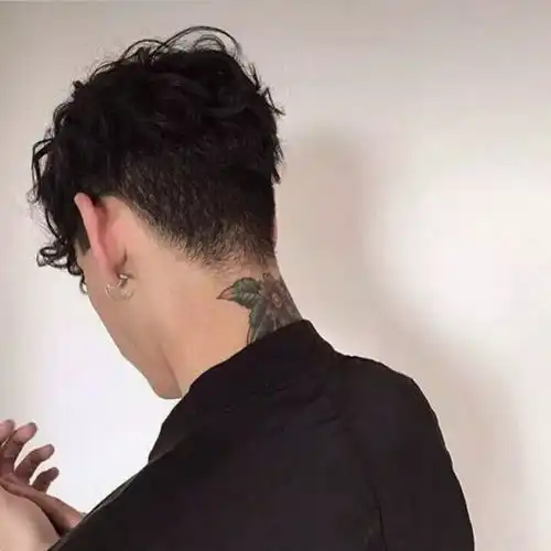 男生头像寸头侧脸真人