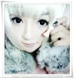 求一个银白色的短发女生qq头像