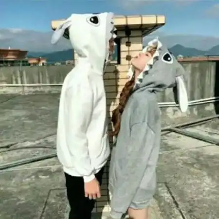 浪漫唯美干净情侣头像懵懵懂懂着最初的你