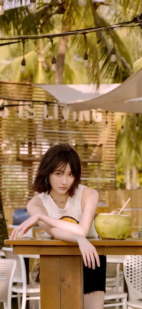 美女系列壁纸第925期关晓彤