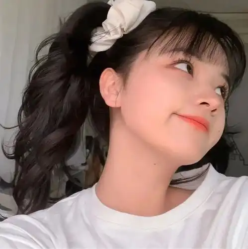 30张精致动人的优质女生头像