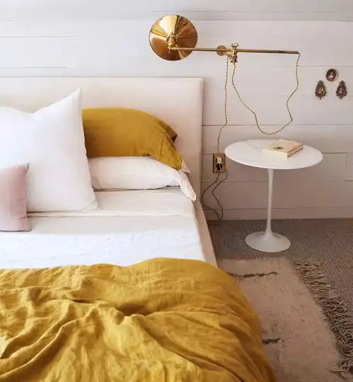 如何把卧室瞬间搭出高级感同色系邻近色互补色可以这么搭