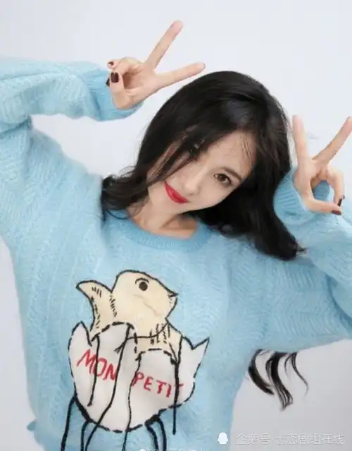 杨幂生日,热巴配蔡徐坤表情包被骂,而他却意外破坏评论队形