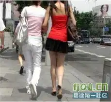 高温袭来街头涌现背影杀手