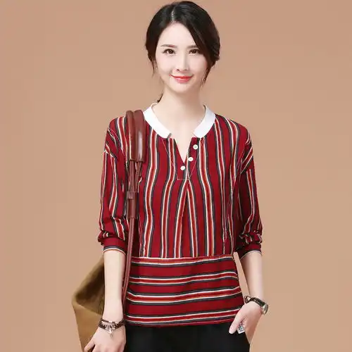 过了40岁身材还不理想建议你换上减龄上衣,直接显瘦十来斤