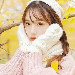 可爱俏皮的萌系女生闺蜜头像两张一般是现实一半是梦想