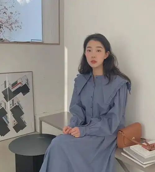 长裙奶奶鞋才是中年女人该有的打扮,不显老不扮嫩,真优雅