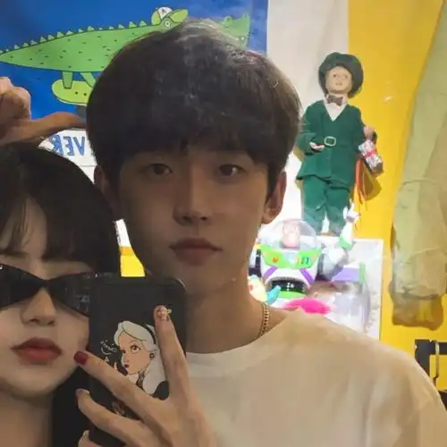 今日头像写尽千山落笔是你行尽万水尽头是你