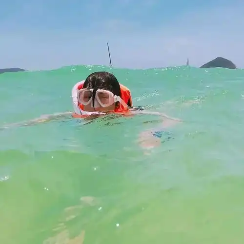 世界上有两样东西不可直视,一是太阳,二是男友相册里的自己