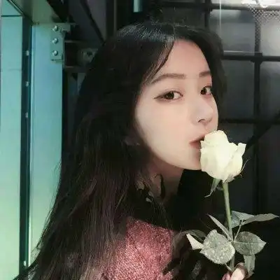 我几十岁的人了,还第一次见到睁着眼睛睡着的