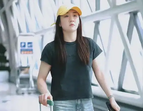 国乒女队最时尚四位队员刘诗雯禁欲系美女,陈梦身材丰腴皮肤白