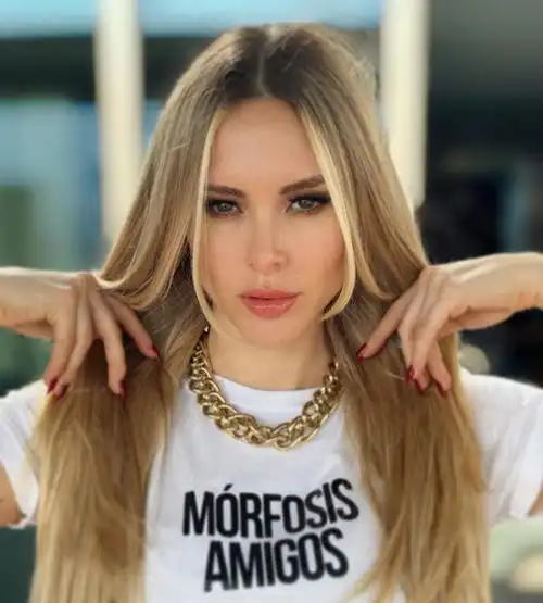 惊艳墨西哥欧冠节目35岁美女主持走红网络,曾是选美冠军