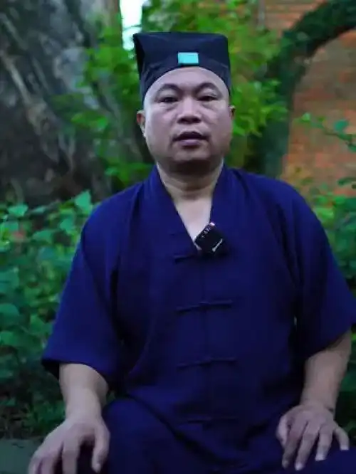 有些人世界观除了问题,看到别人发财就恨他,觉得钱不是好来的道士日常聊天道系生活中华文化传承