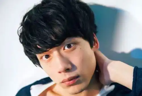 中国男生配不上中国女生