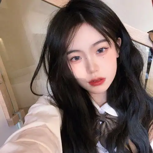 恋爱时,男生喜欢女朋友素颜还是化妆