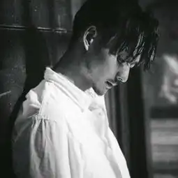 黑白个性男头.庆幸我还可以爱你