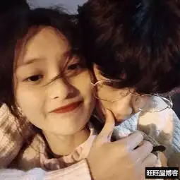 这是小编做的原创情侣头像,你们可以看看