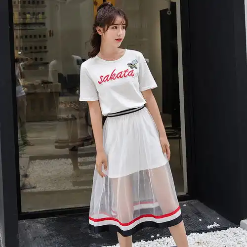 网纱裙搭配上衣技巧,简约时尚小清新搭配